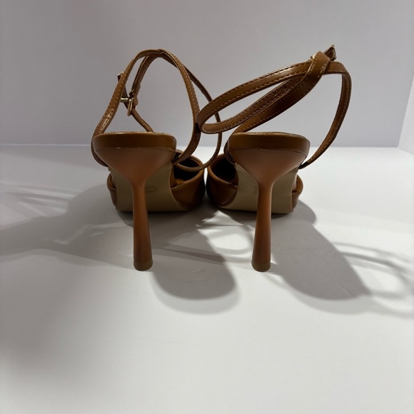 Modatope Closed Toe
Ankle Strap Heels.. - Picture 4 of 6
